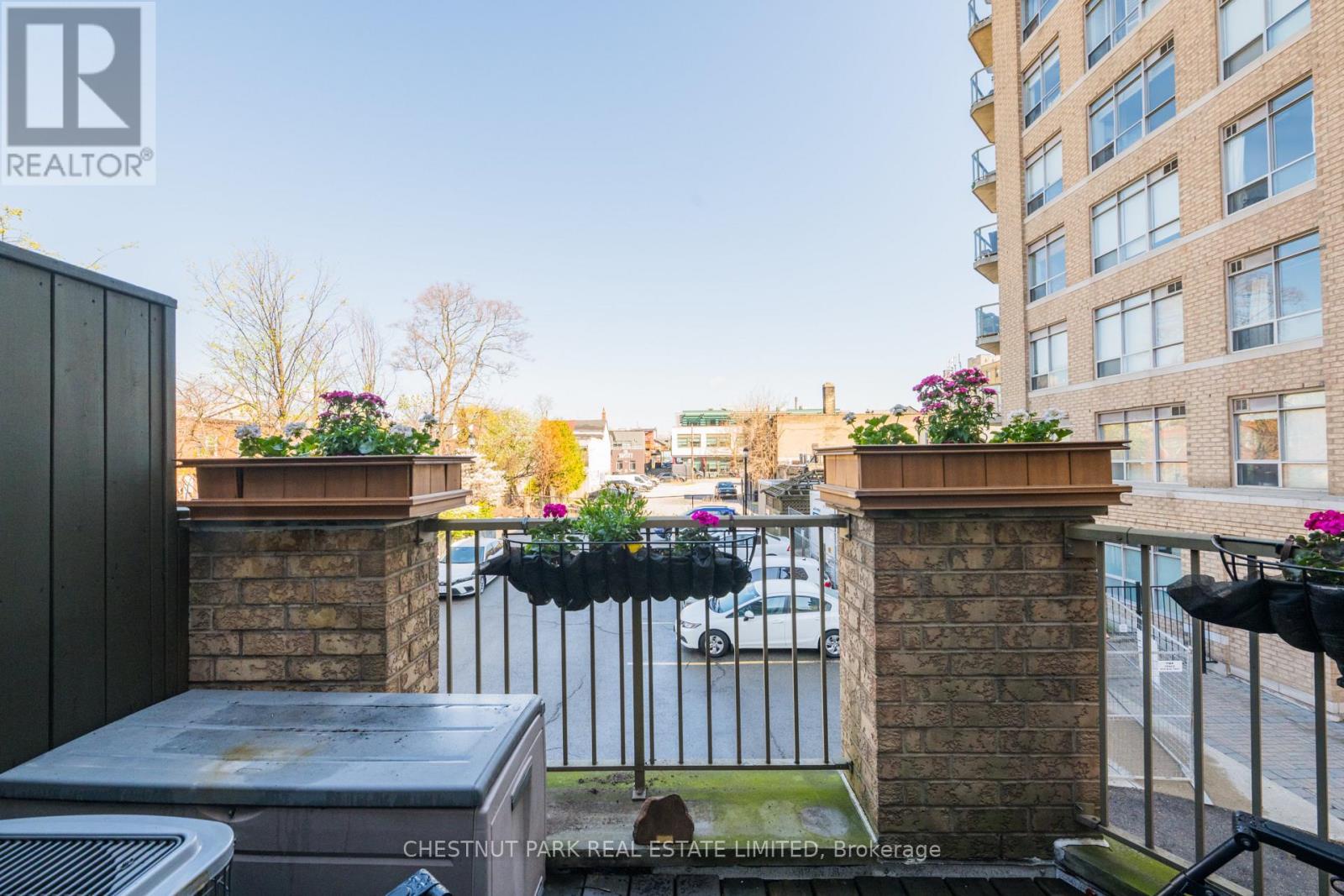 Th8 - 140 Bathurst Street, Toronto (niagara), Ontario