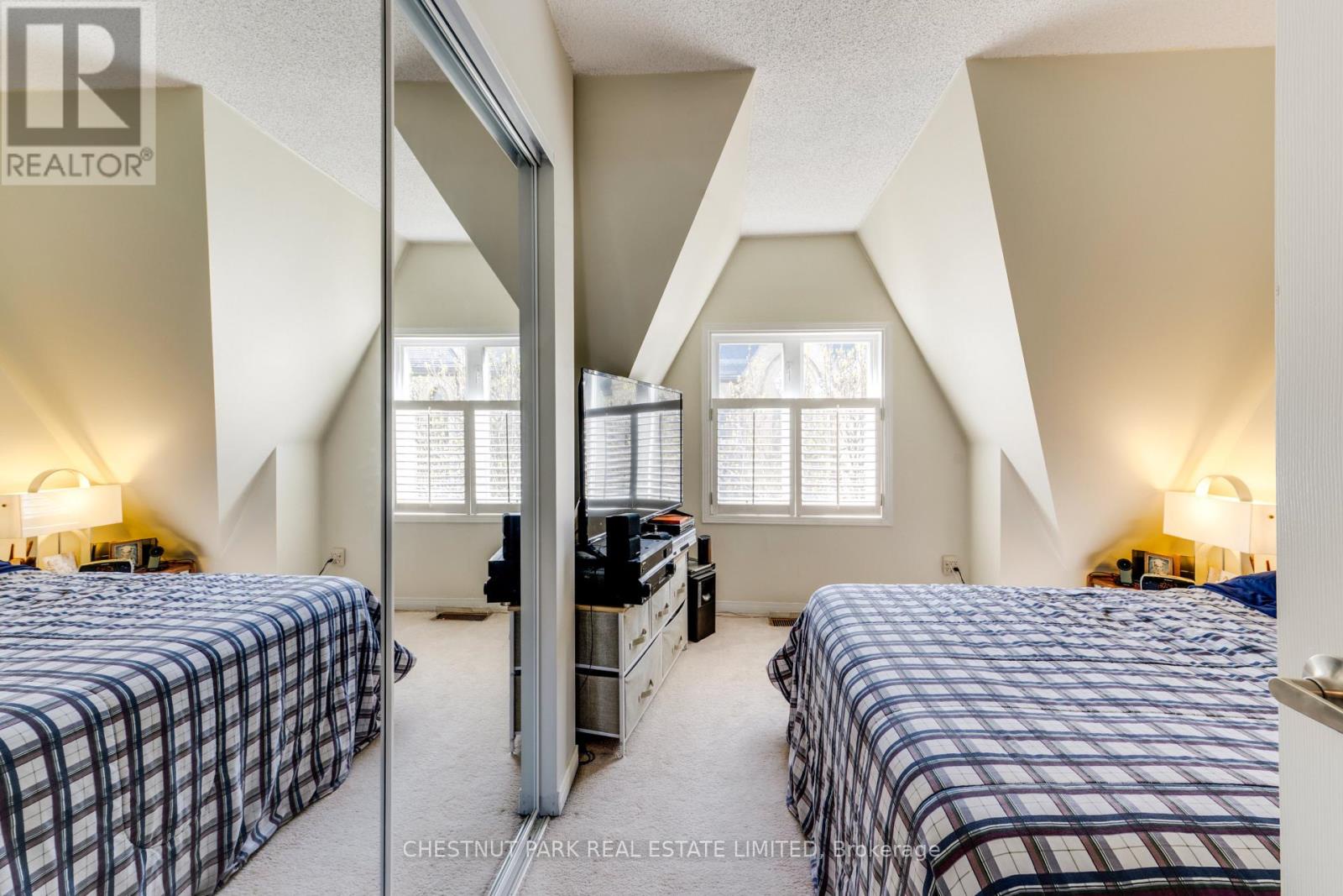 Th8 - 140 Bathurst Street, Toronto (niagara), Ontario