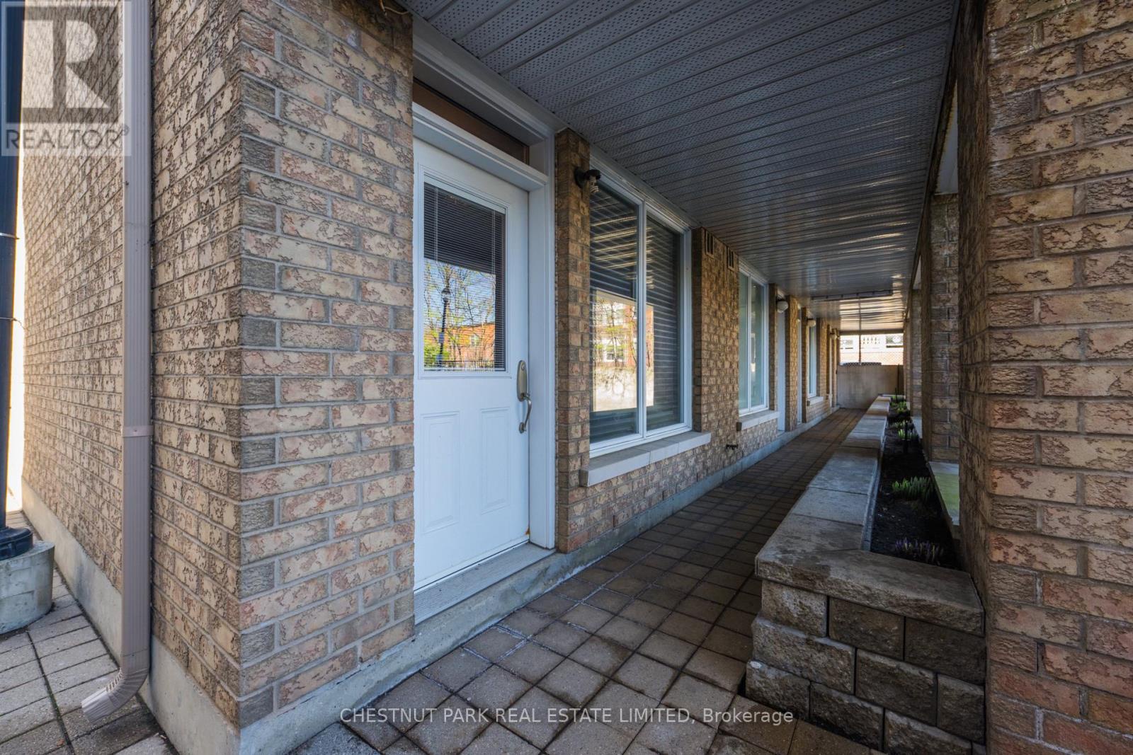 Th8 - 140 Bathurst Street, Toronto (niagara), Ontario