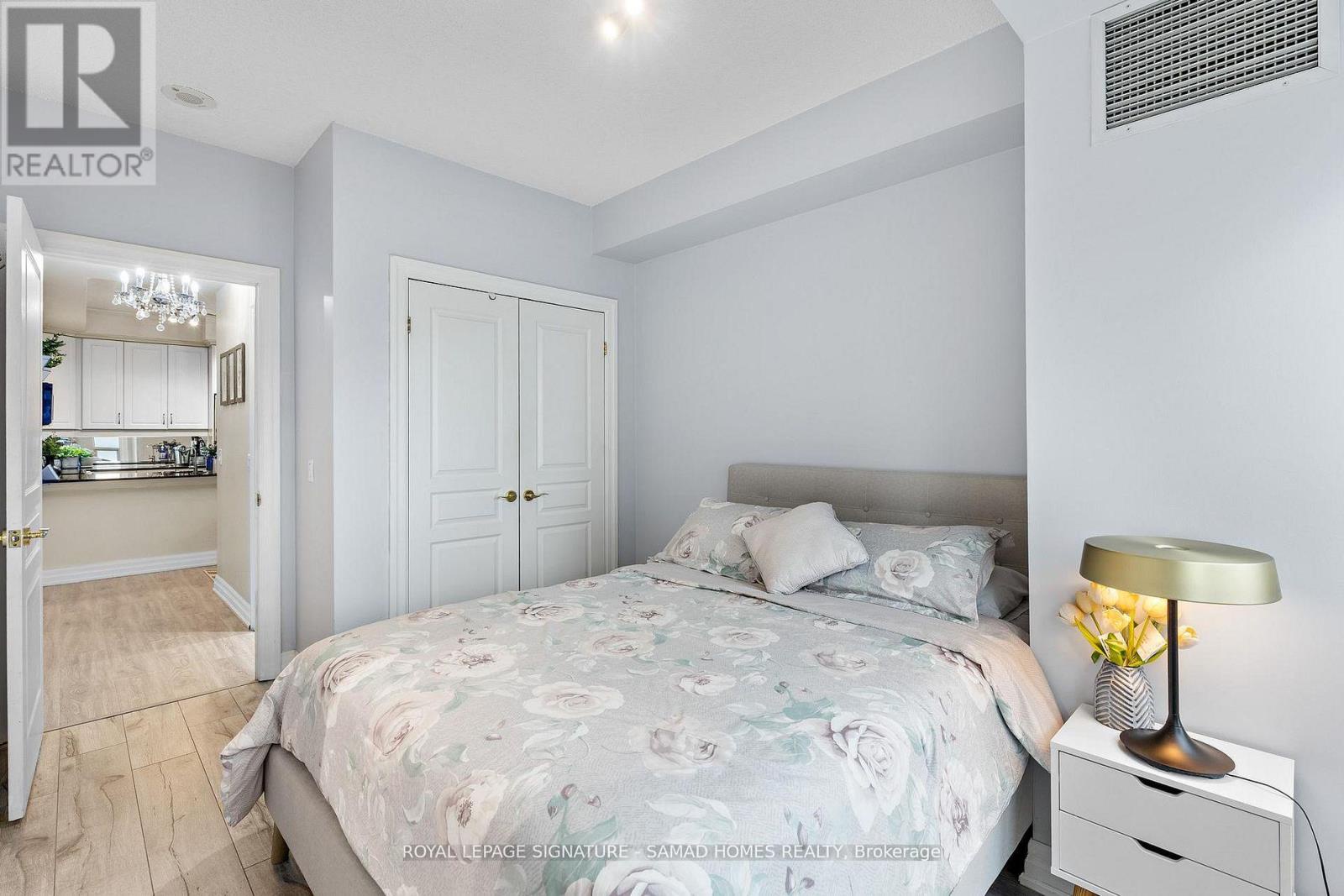 1004 - 2087 Lake Shore Boulevard W, Toronto (mimico), Ontario