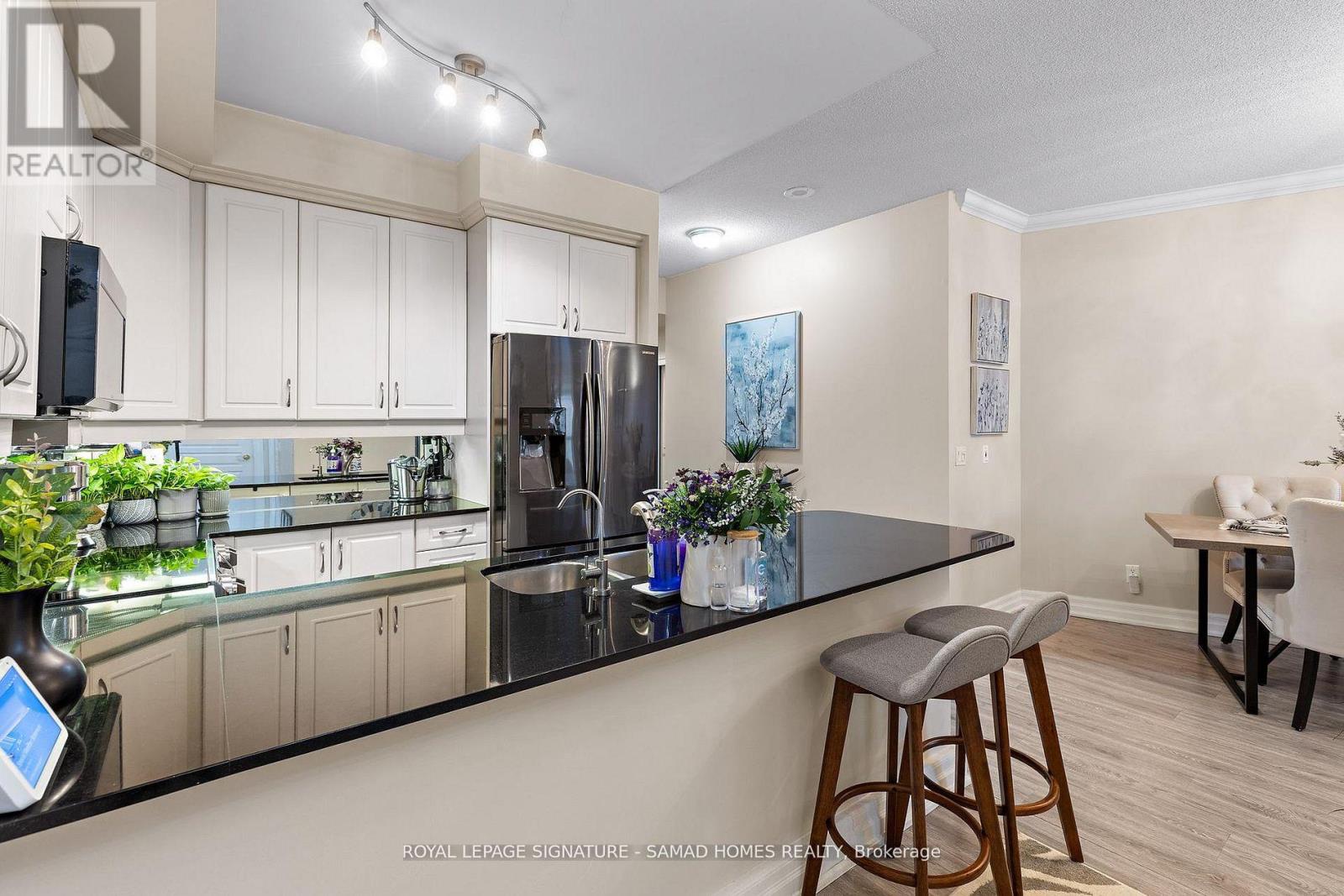1004 - 2087 Lake Shore Boulevard W, Toronto (mimico), Ontario
