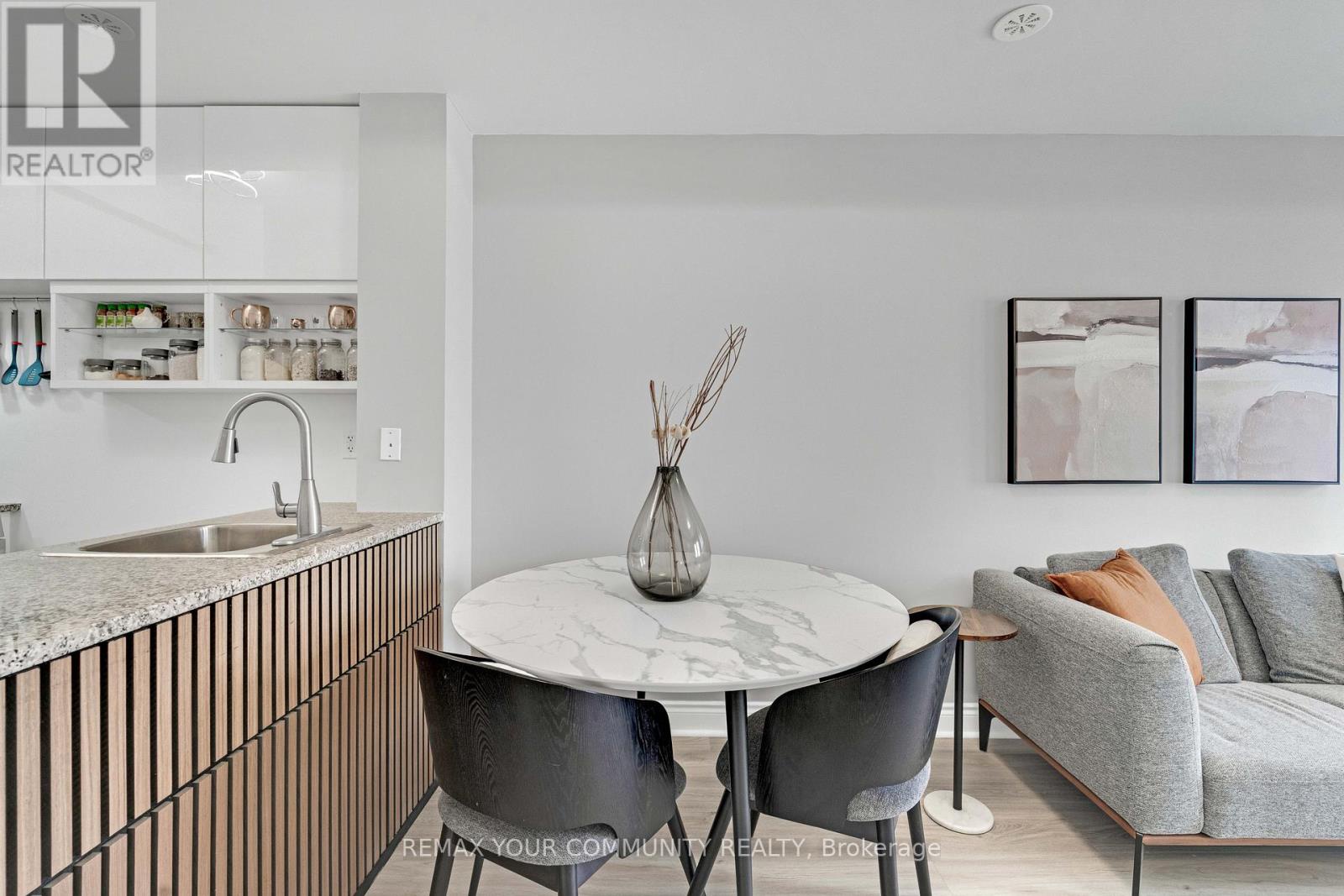 218 - 17 Coneflower Crescent, Toronto (westminster-branson), Ontario