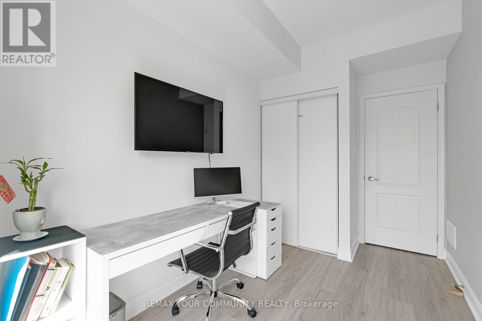 218 - 17 Coneflower Crescent, Toronto (westminster-branson), Ontario