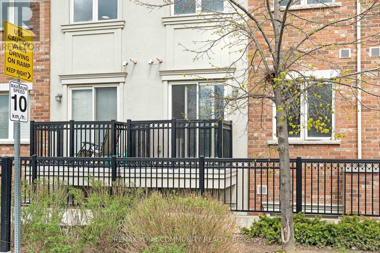 218 - 17 Coneflower Crescent, Toronto (westminster-branson), Ontario
