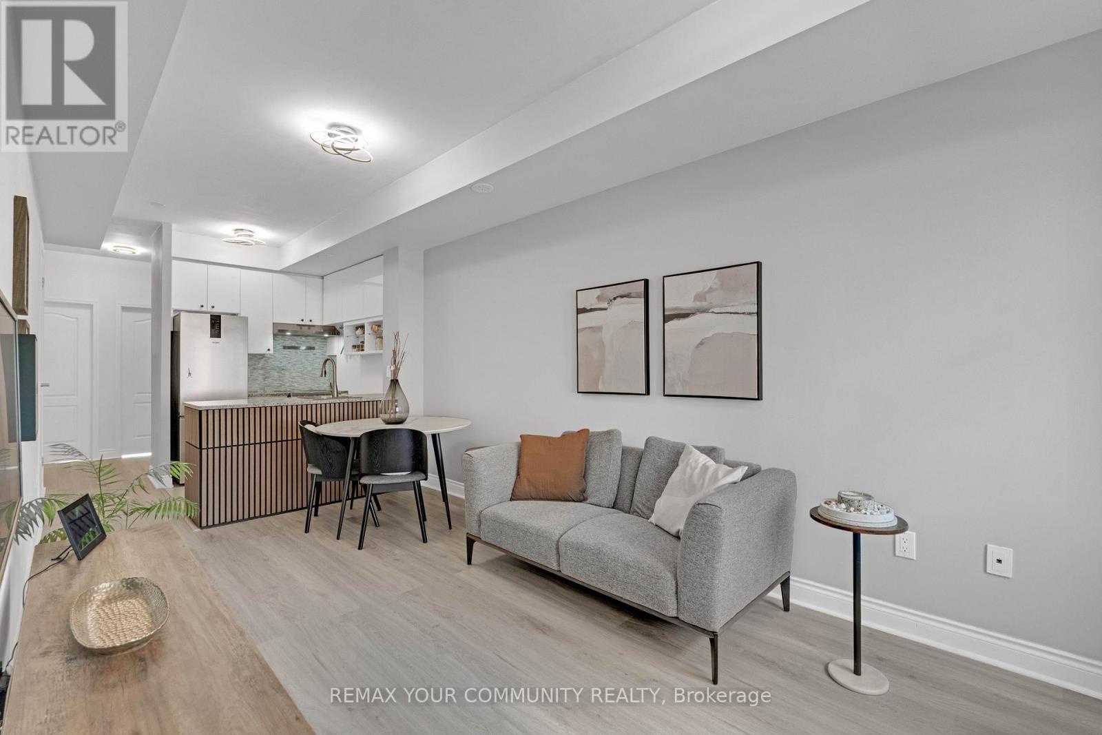 218 - 17 Coneflower Crescent, Toronto (westminster-branson), Ontario
