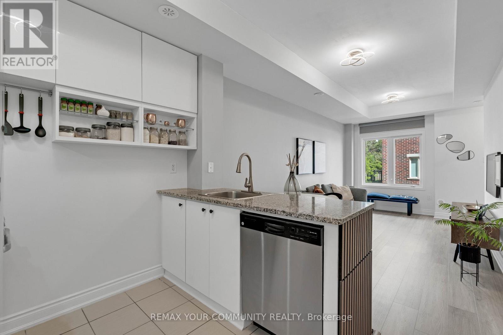 218 - 17 Coneflower Crescent, Toronto (westminster-branson), Ontario