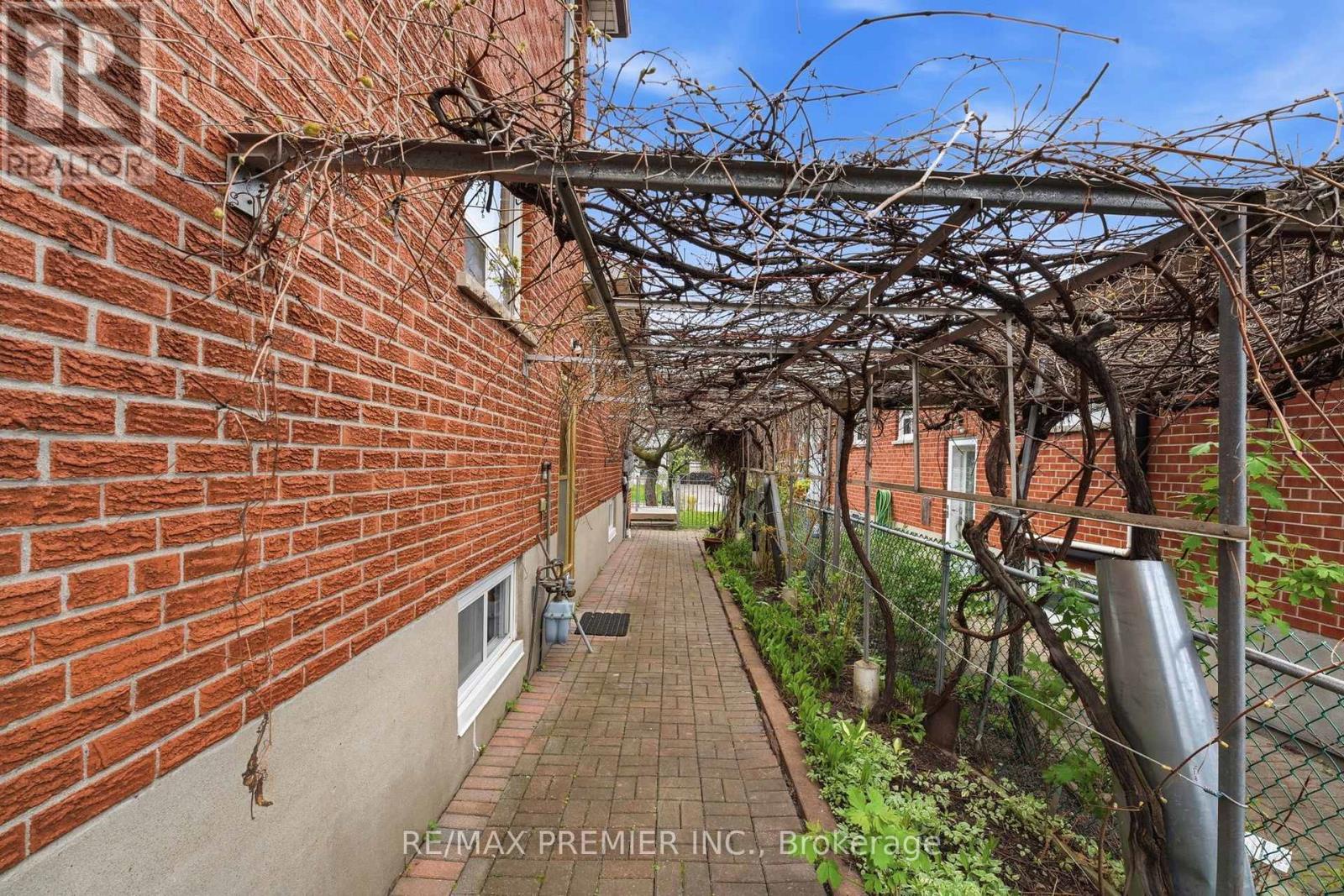 40 Donofree Road, Toronto (maple Leaf), Ontario