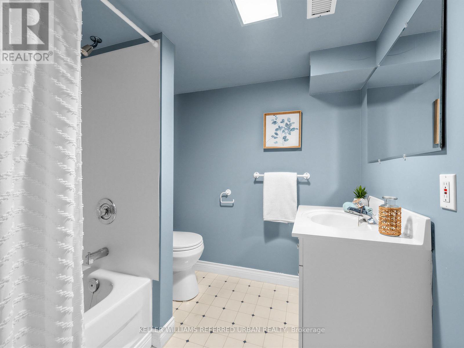 145 Oakcrest Avenue, Toronto (east End-danforth), Ontario
