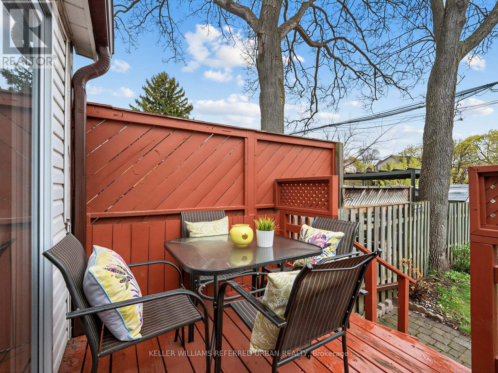 145 Oakcrest Avenue, Toronto (east End-danforth), Ontario