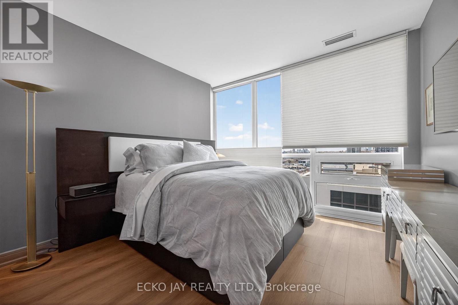 Ph01 - 35 Brian Peck Crescent, Toronto (thorncliffe Park), Ontario