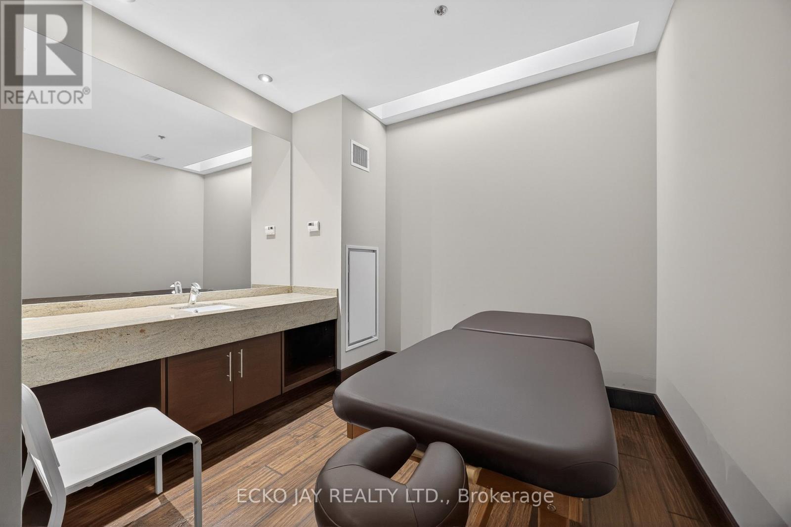 Ph01 - 35 Brian Peck Crescent, Toronto (thorncliffe Park), Ontario