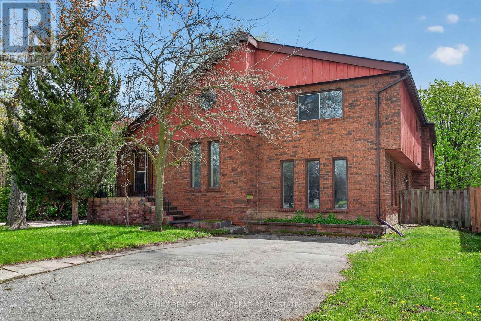 309 Hillcrest Avenue, Toronto (willowdale East), Ontario