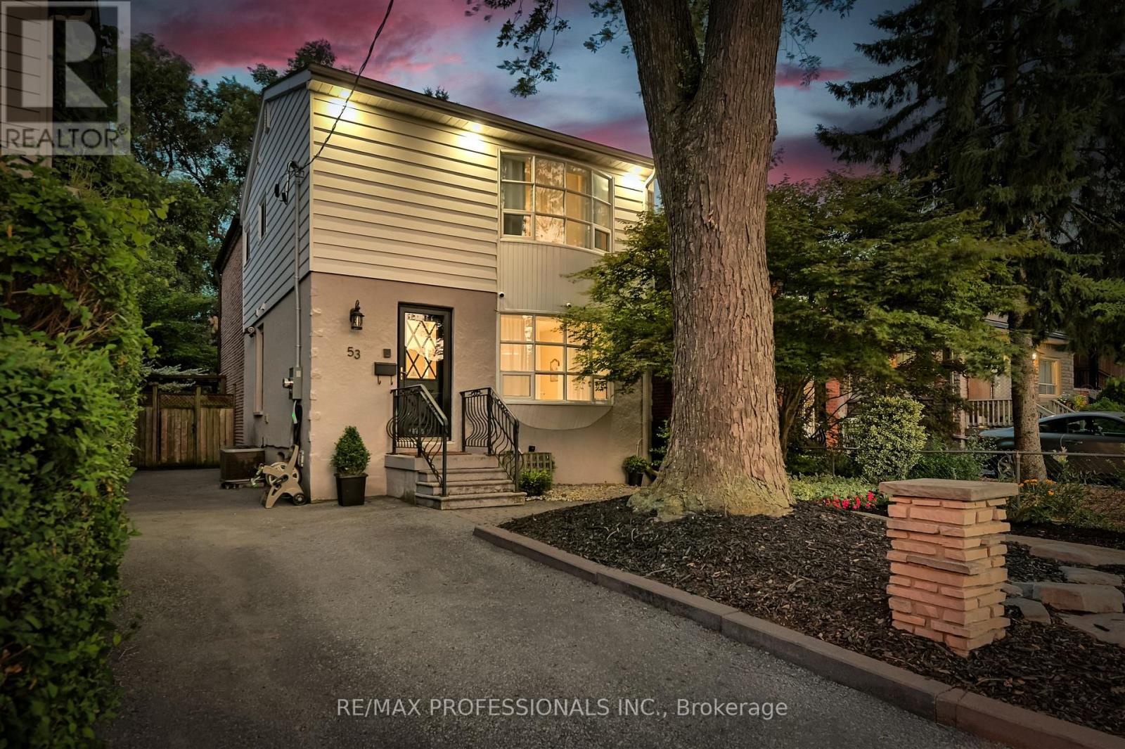 53 Tilden Crescent, Toronto (humber Heights), Ontario