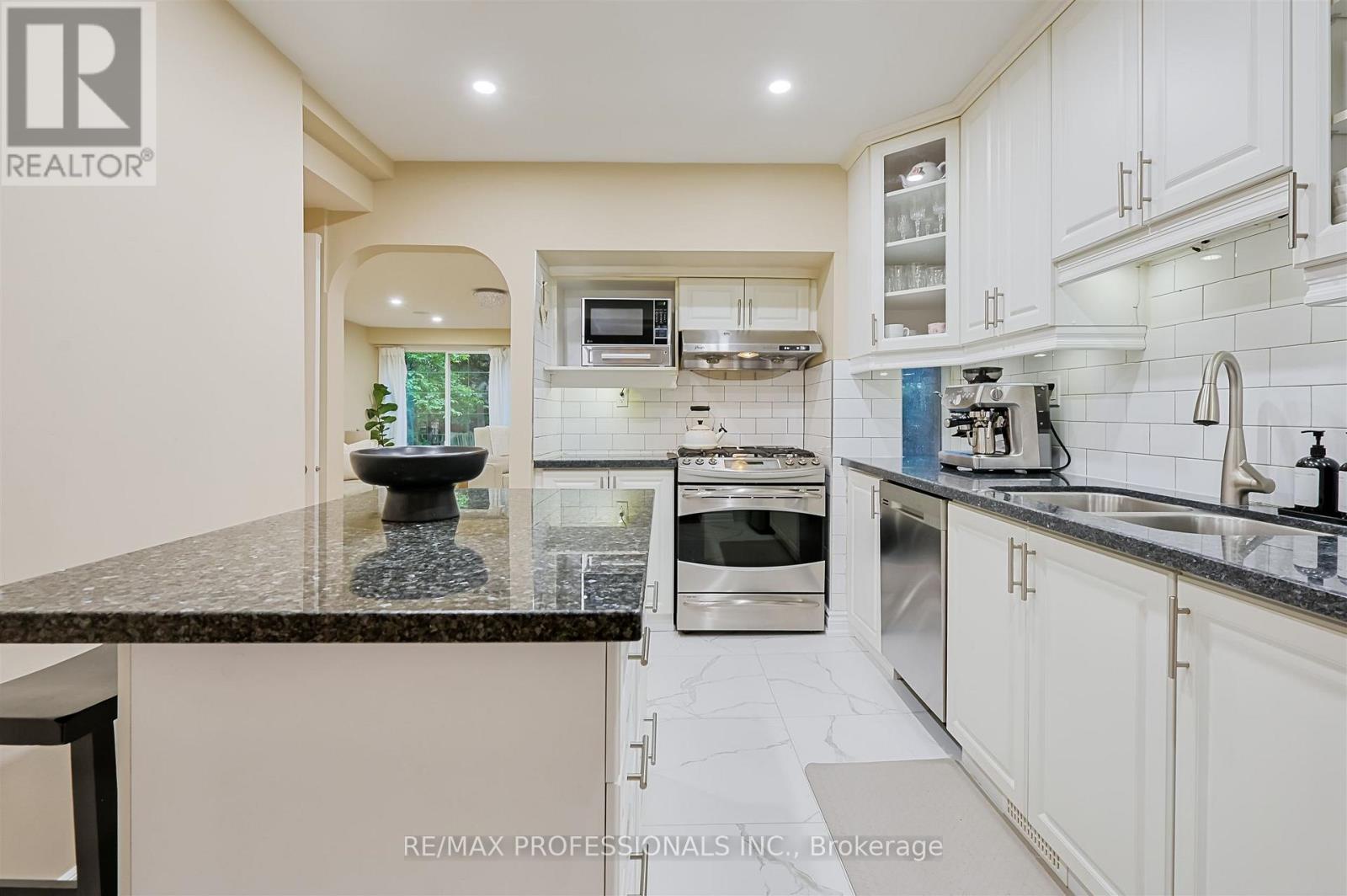 53 Tilden Crescent, Toronto (humber Heights), Ontario