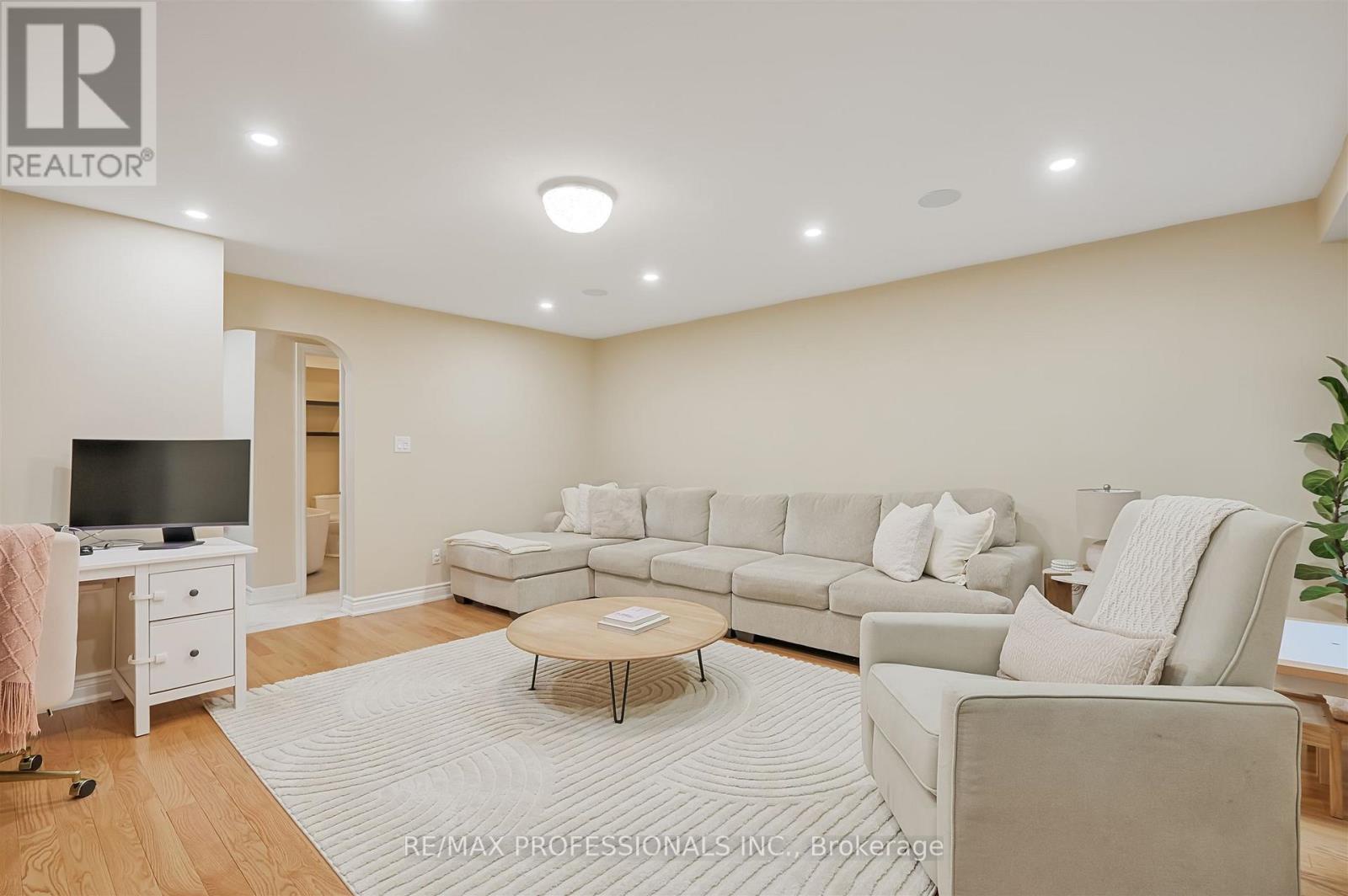 53 Tilden Crescent, Toronto (humber Heights), Ontario