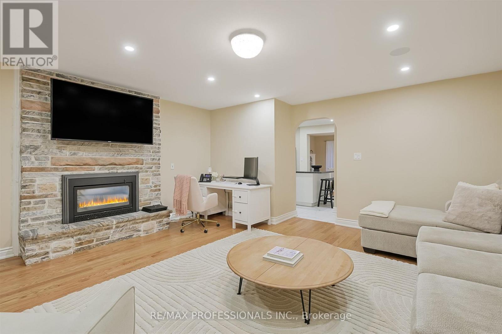53 Tilden Crescent, Toronto (humber Heights), Ontario