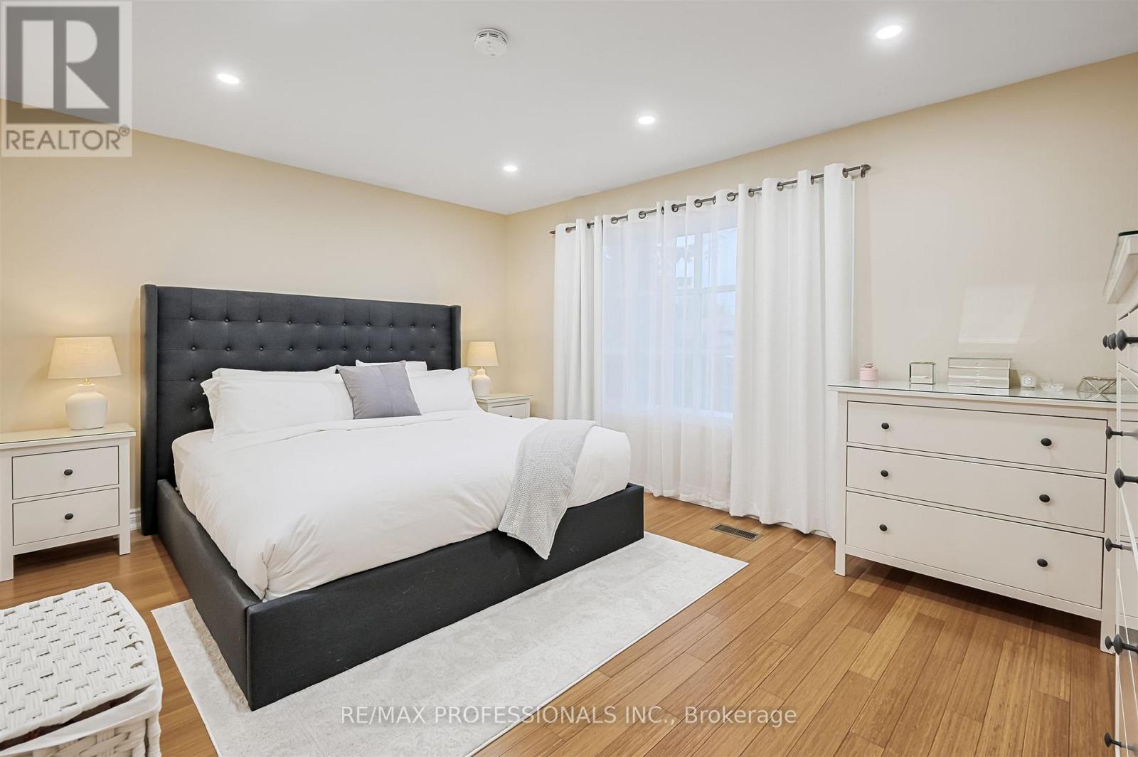 53 Tilden Crescent, Toronto (humber Heights), Ontario