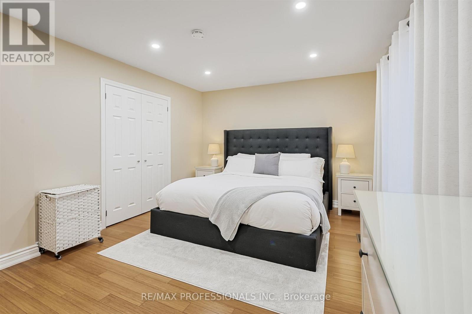 53 Tilden Crescent, Toronto (humber Heights), Ontario