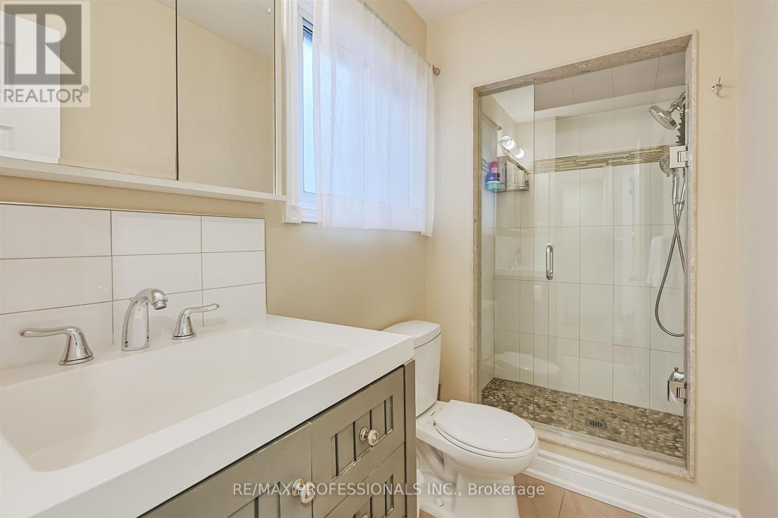53 Tilden Crescent, Toronto (humber Heights), Ontario