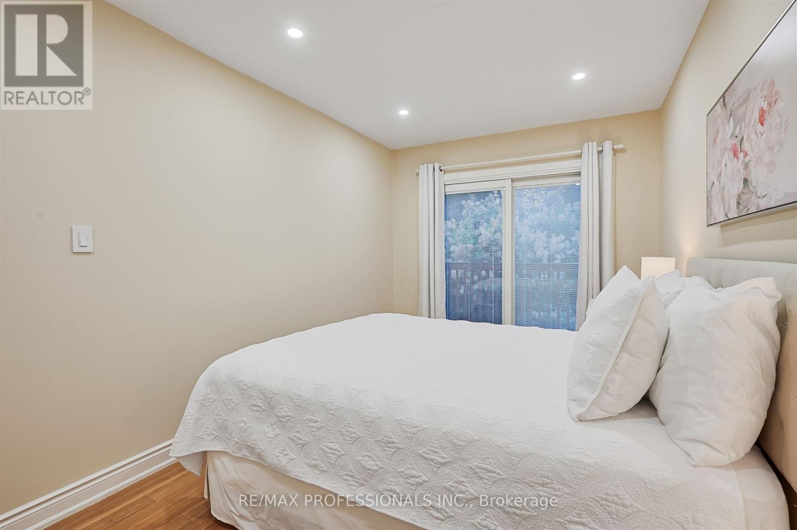 53 Tilden Crescent, Toronto (humber Heights), Ontario