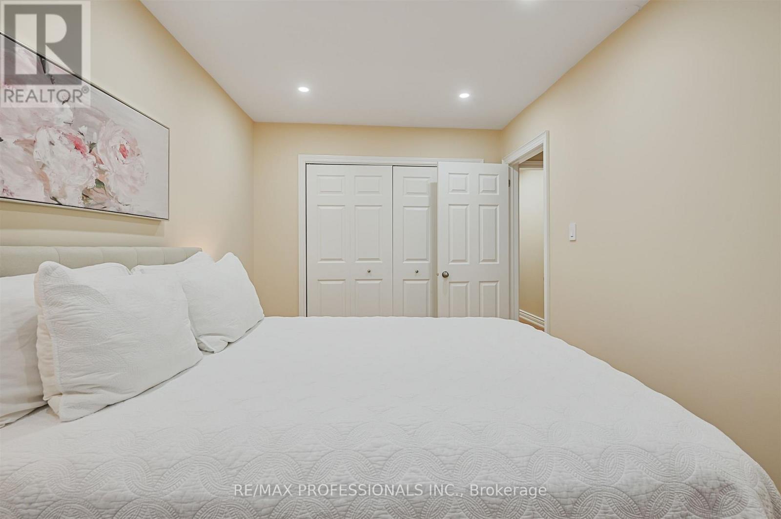 53 Tilden Crescent, Toronto (humber Heights), Ontario