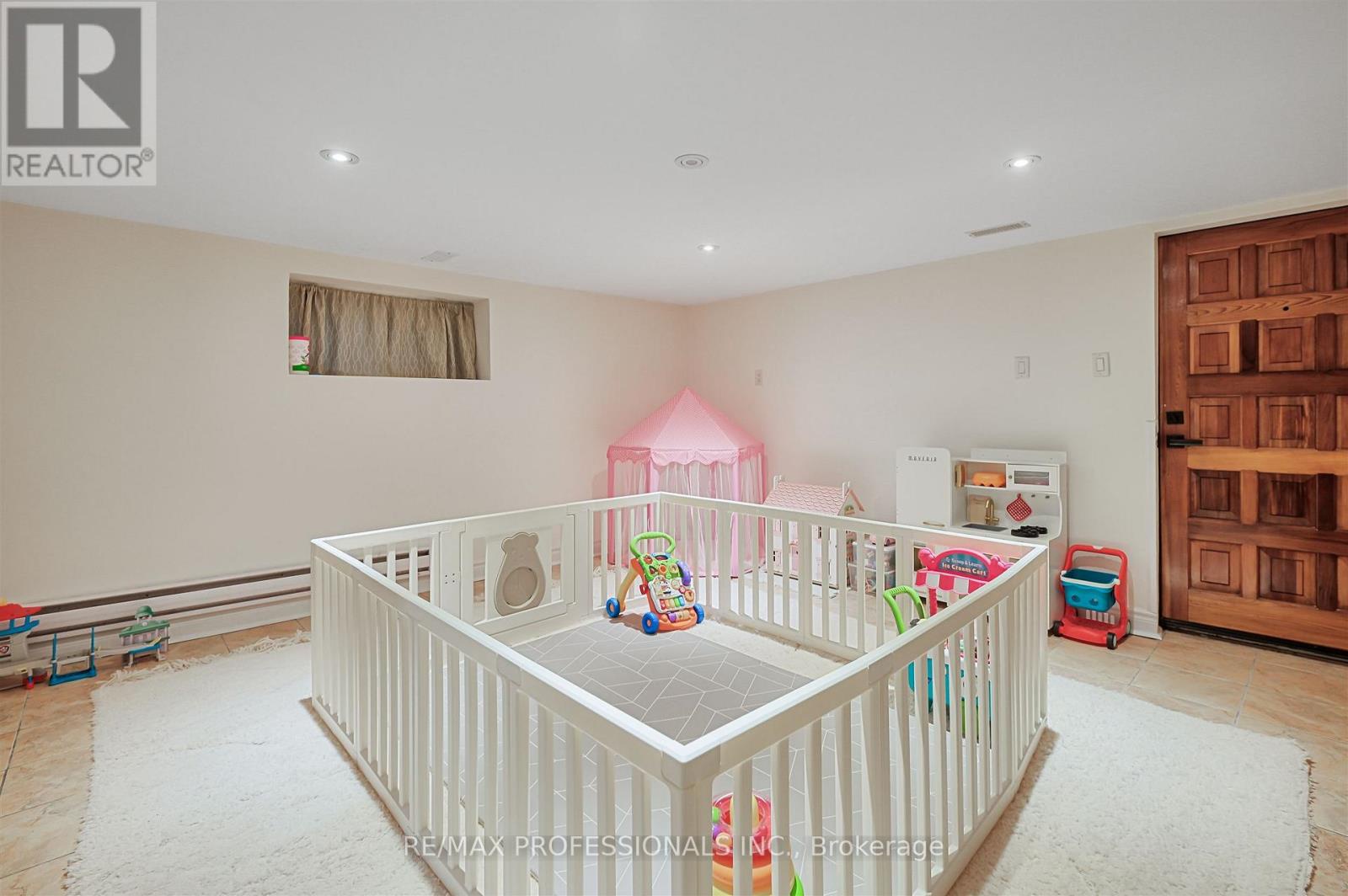 53 Tilden Crescent, Toronto (humber Heights), Ontario