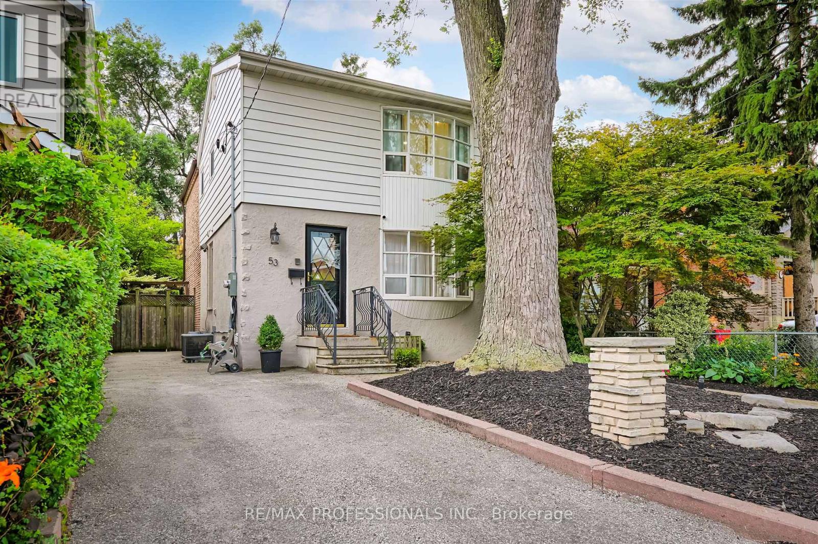 53 Tilden Crescent, Toronto (humber Heights), Ontario