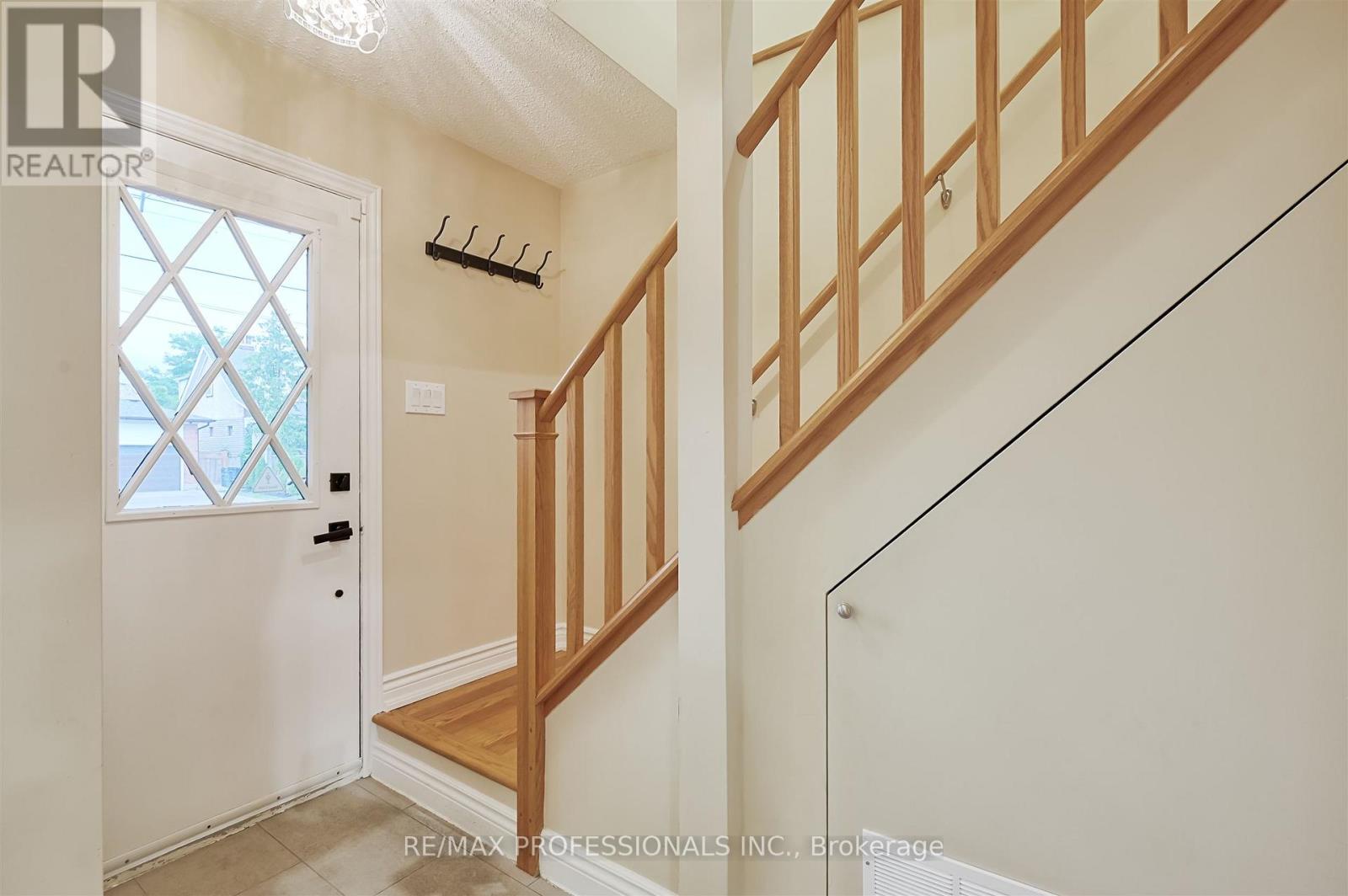 53 Tilden Crescent, Toronto (humber Heights), Ontario