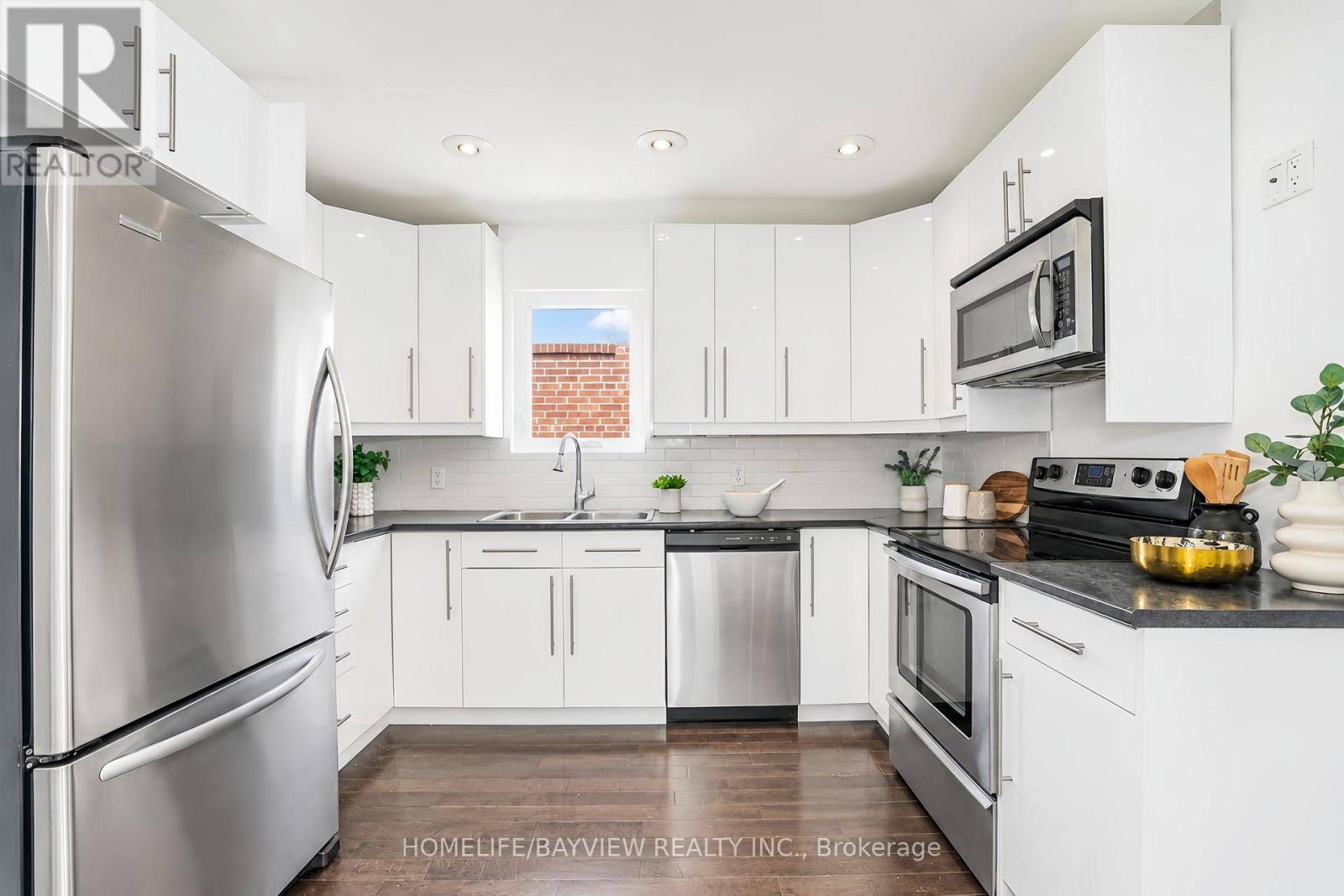 14 Easton Road, Toronto (lansing-westgate), Ontario