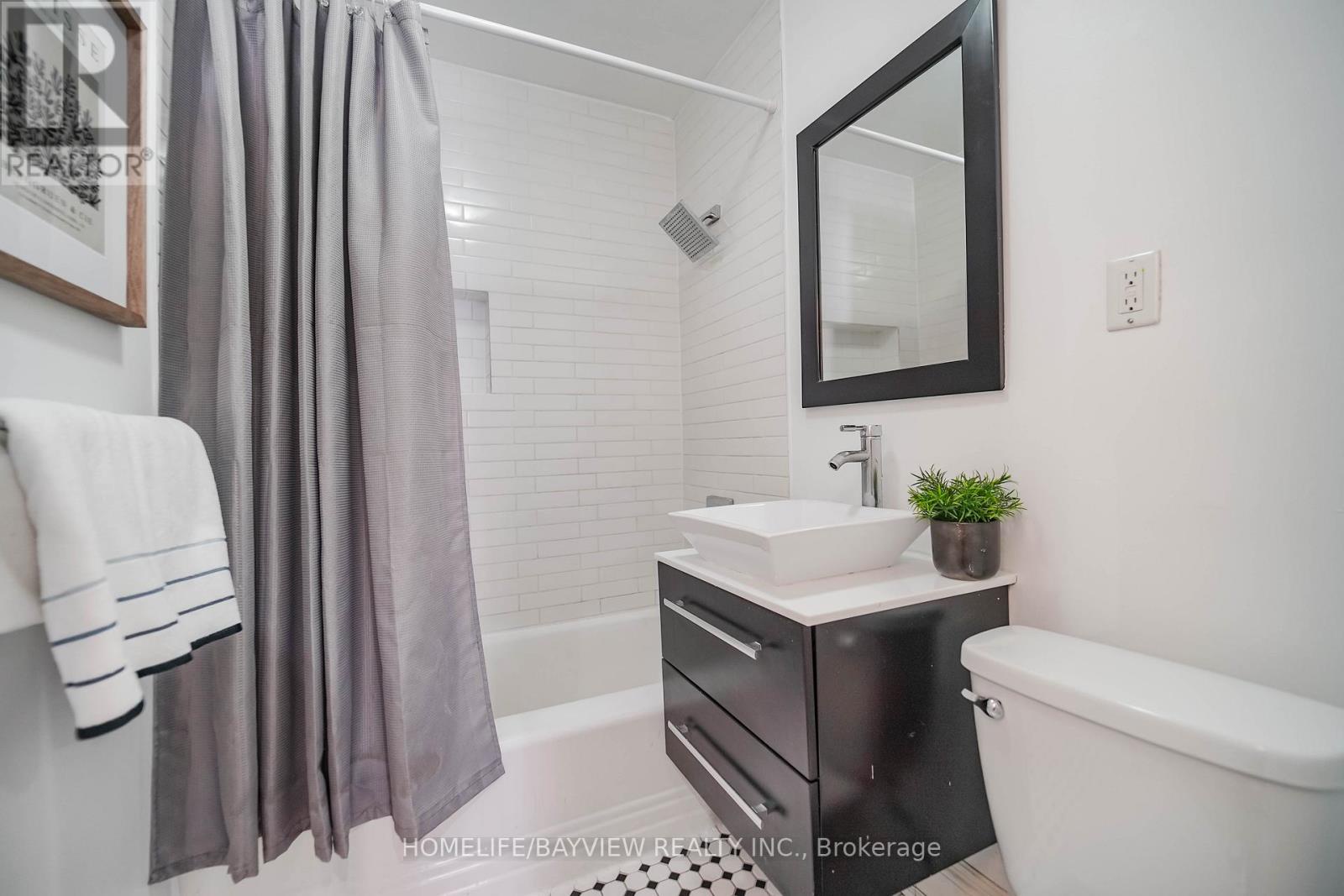 14 Easton Road, Toronto (lansing-westgate), Ontario