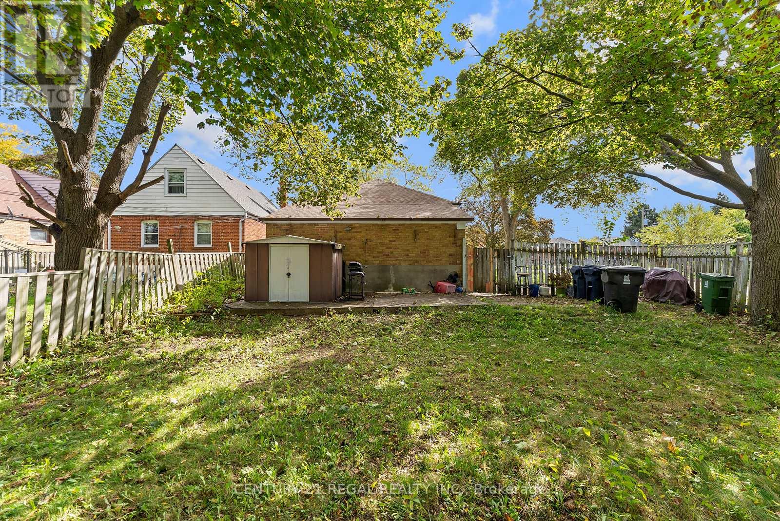 106 Flora Drive, Toronto (dorset Park), Ontario