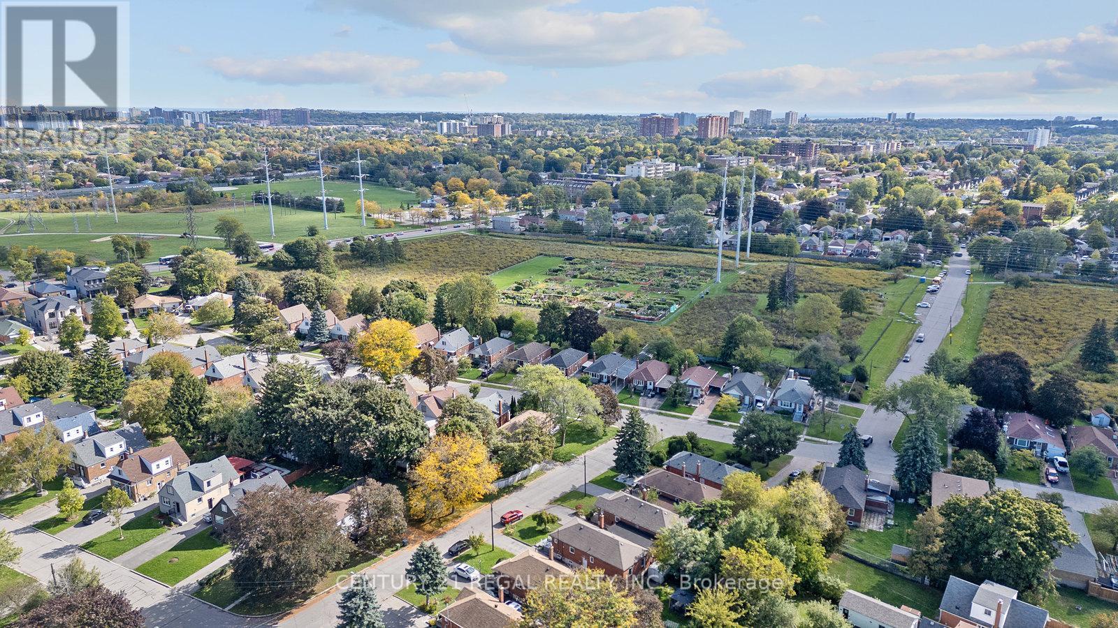 106 Flora Drive, Toronto (dorset Park), Ontario