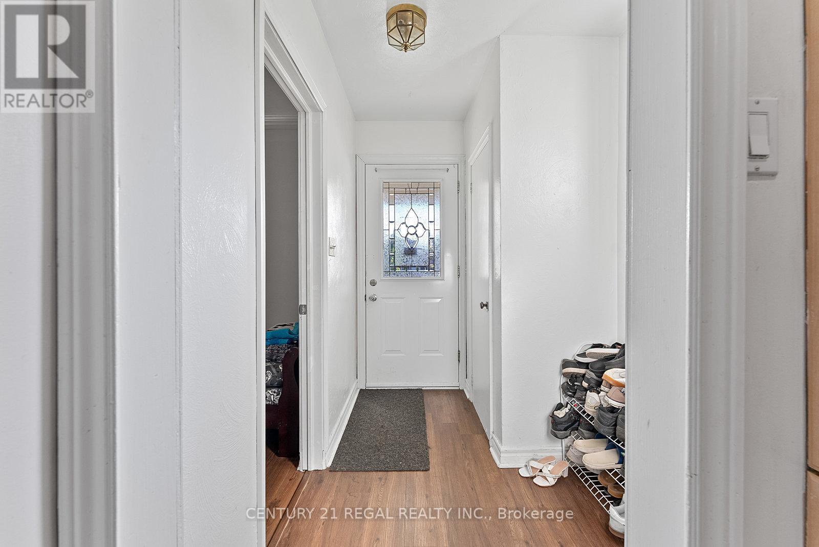 106 Flora Drive, Toronto (dorset Park), Ontario