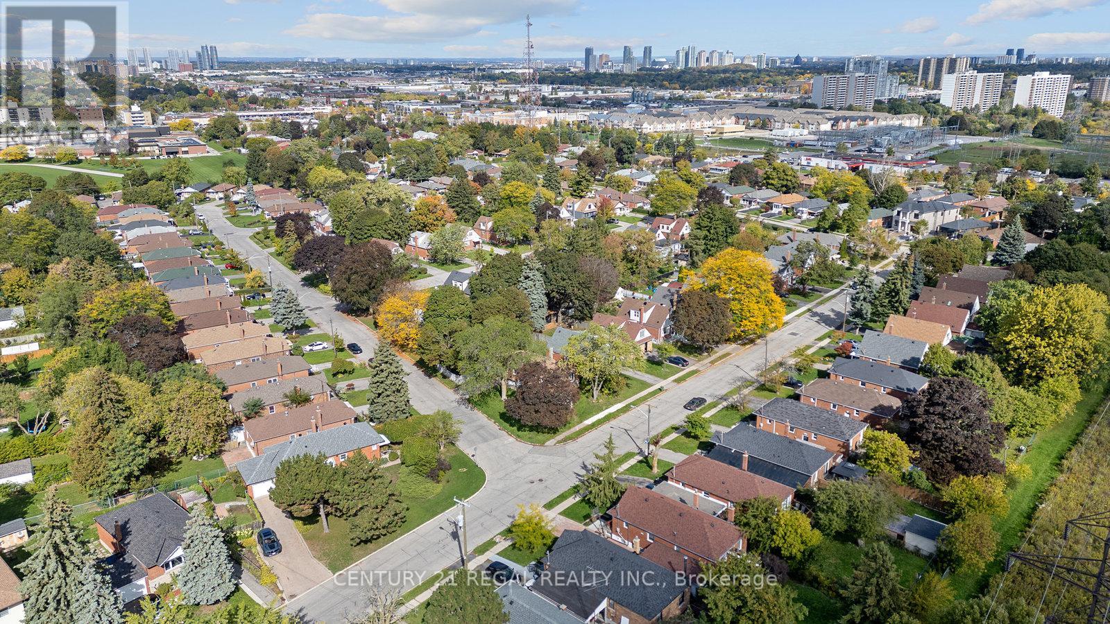 106 Flora Drive, Toronto (dorset Park), Ontario