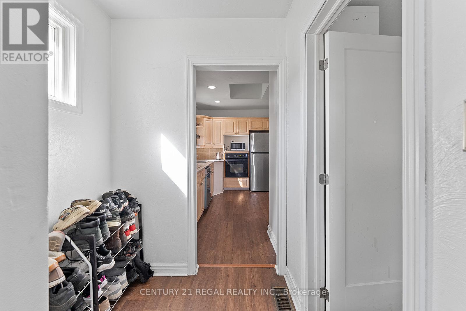 106 Flora Drive, Toronto (dorset Park), Ontario