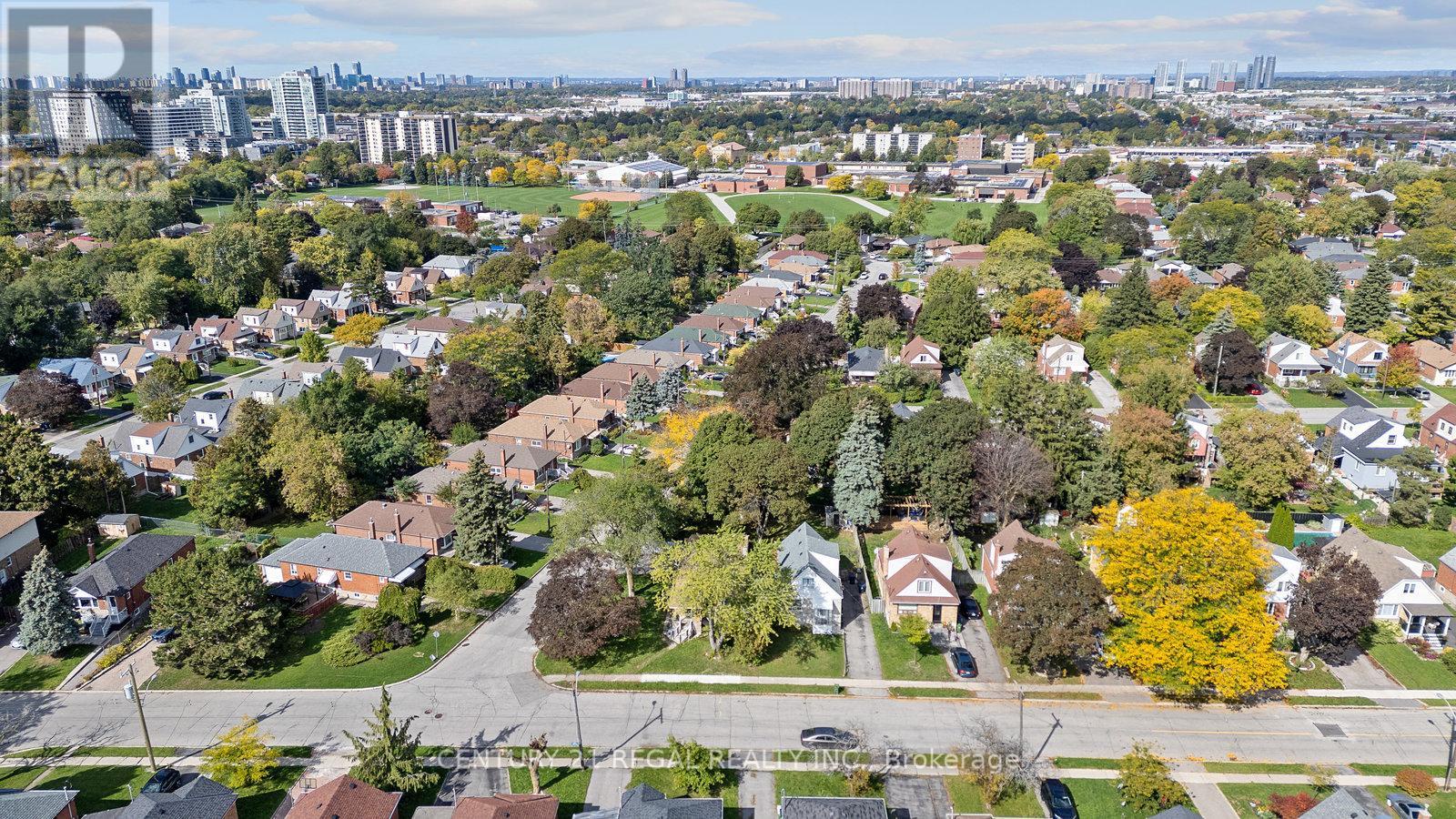 106 Flora Drive, Toronto (dorset Park), Ontario