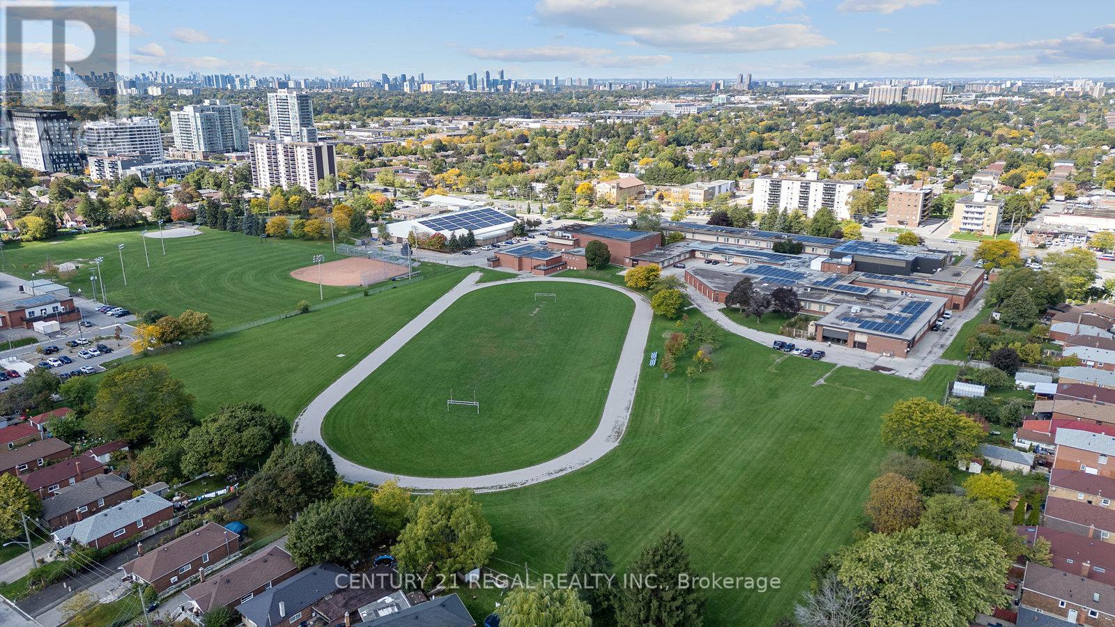 106 Flora Drive, Toronto (dorset Park), Ontario