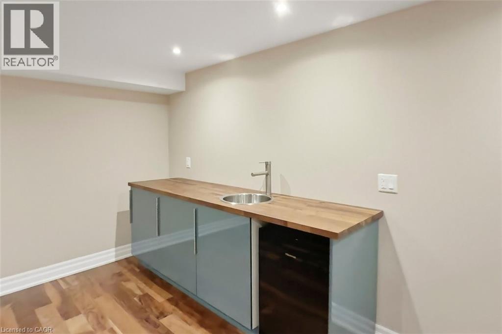 355 Wisteria Way, Oakville, Ontario