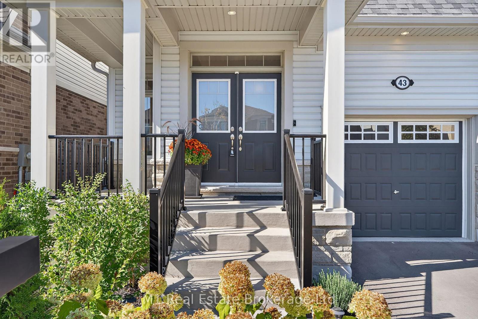43 Harpin Way W, Centre Wellington (fergus), Ontario