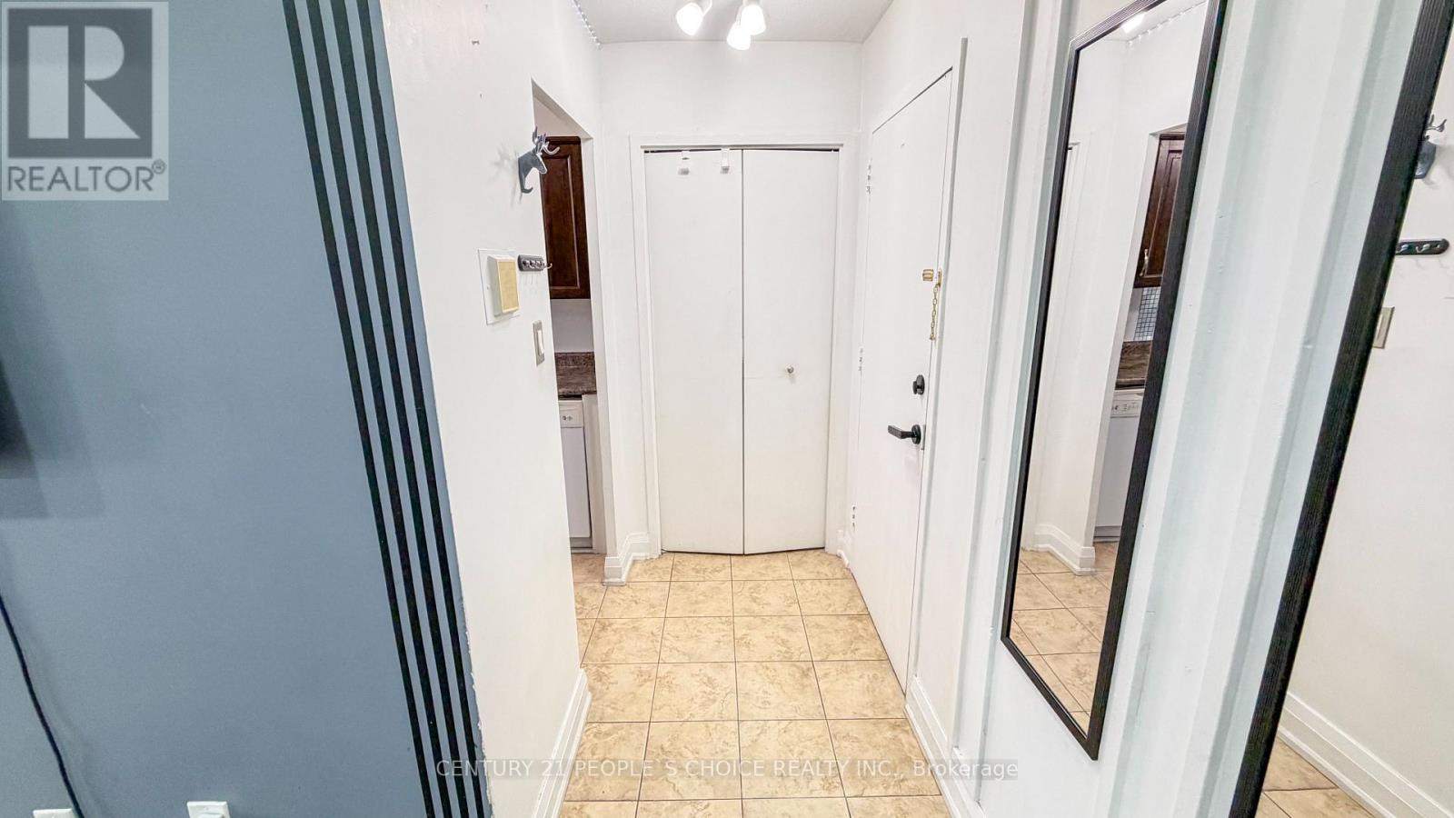 201 - 2485 Woking Crescent, Mississauga (sheridan), Ontario