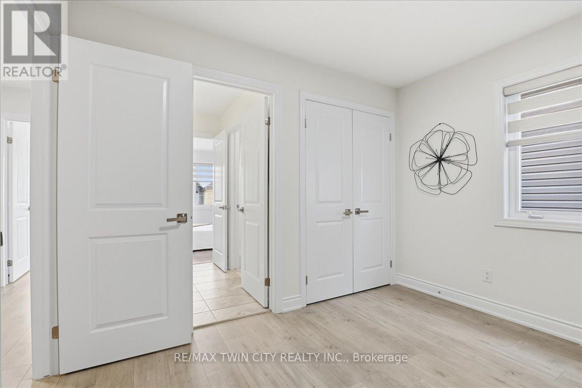 10 Gourlay Farm Lane, North Dumfries, Ontario