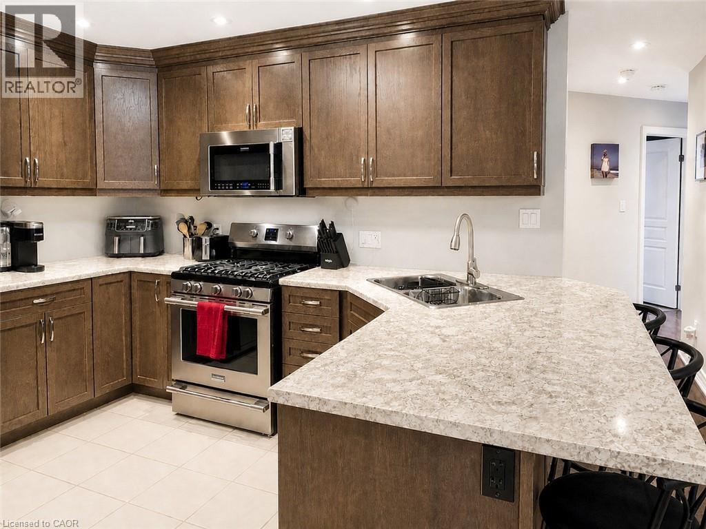 112 Anastasia Boulevard, Smithville, Ontario