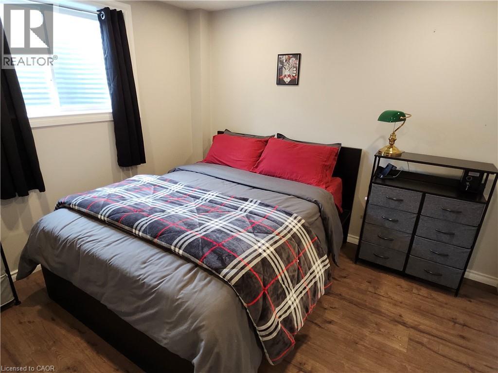 112 Anastasia Boulevard, Smithville, Ontario