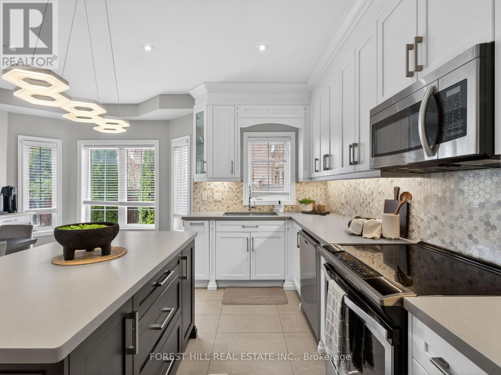 92 Seabreeze Avenue, Vaughan (patterson), Ontario