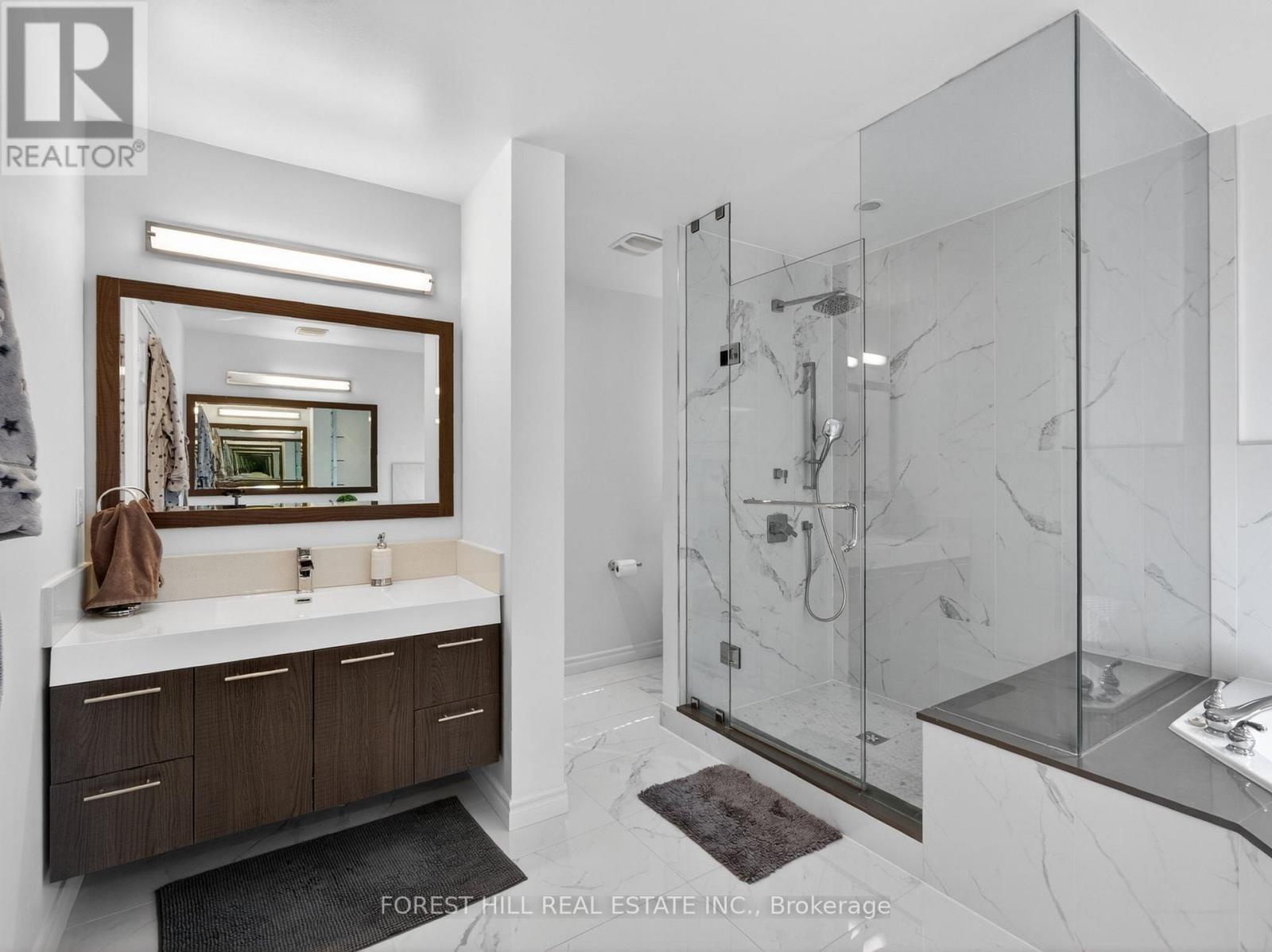 92 Seabreeze Avenue, Vaughan (patterson), Ontario