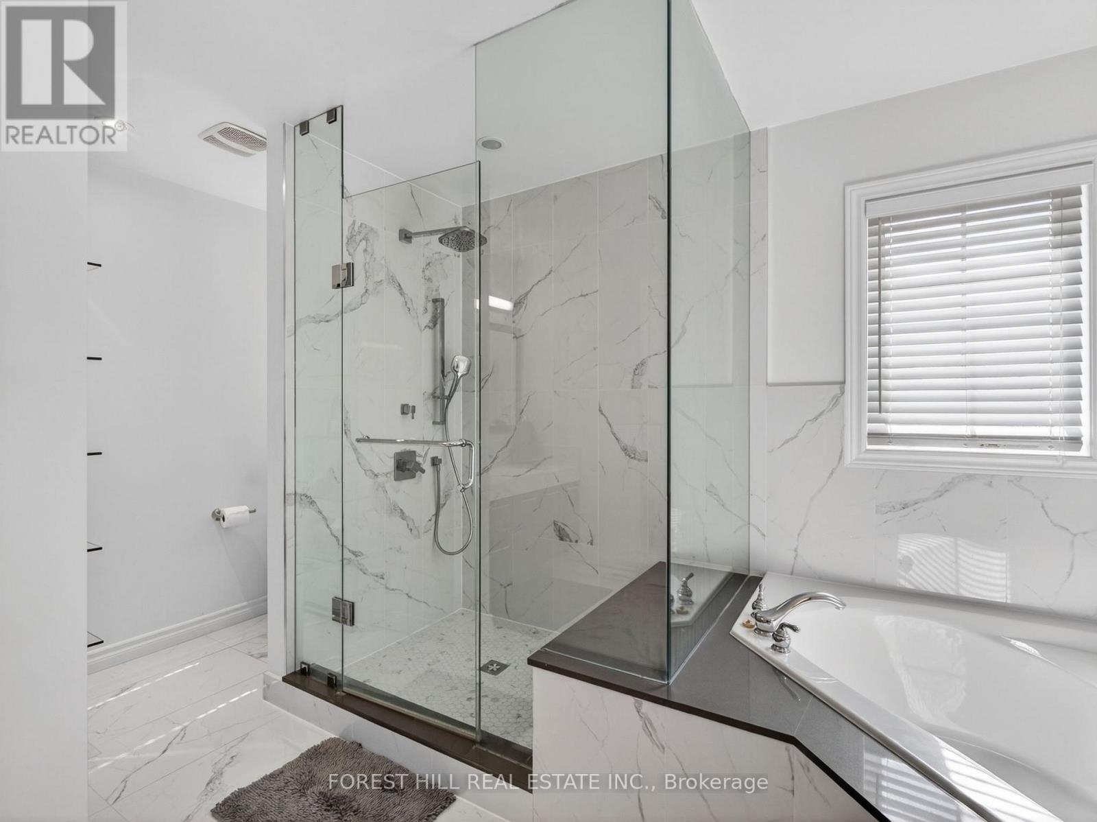 92 Seabreeze Avenue, Vaughan (patterson), Ontario