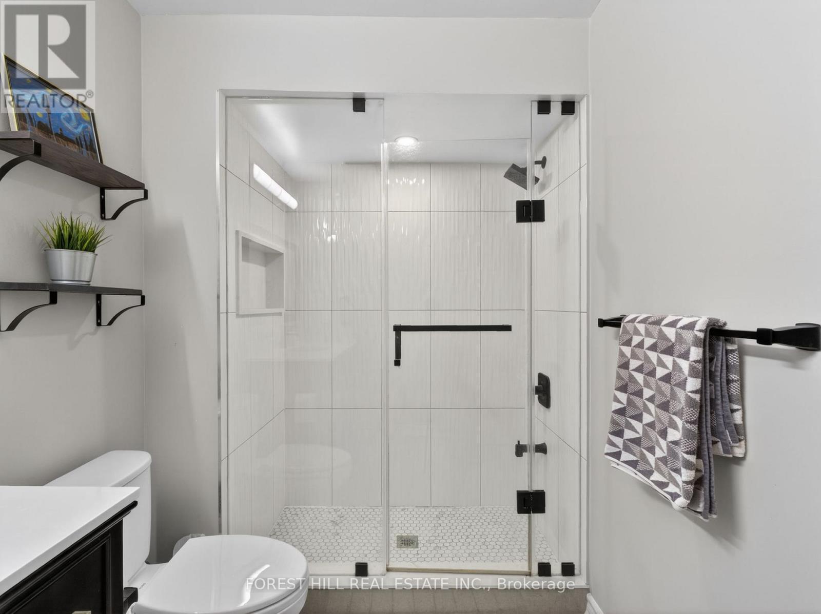 92 Seabreeze Avenue, Vaughan (patterson), Ontario