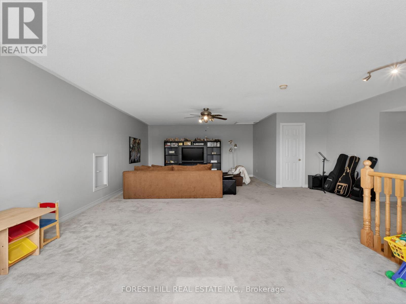 92 Seabreeze Avenue, Vaughan (patterson), Ontario
