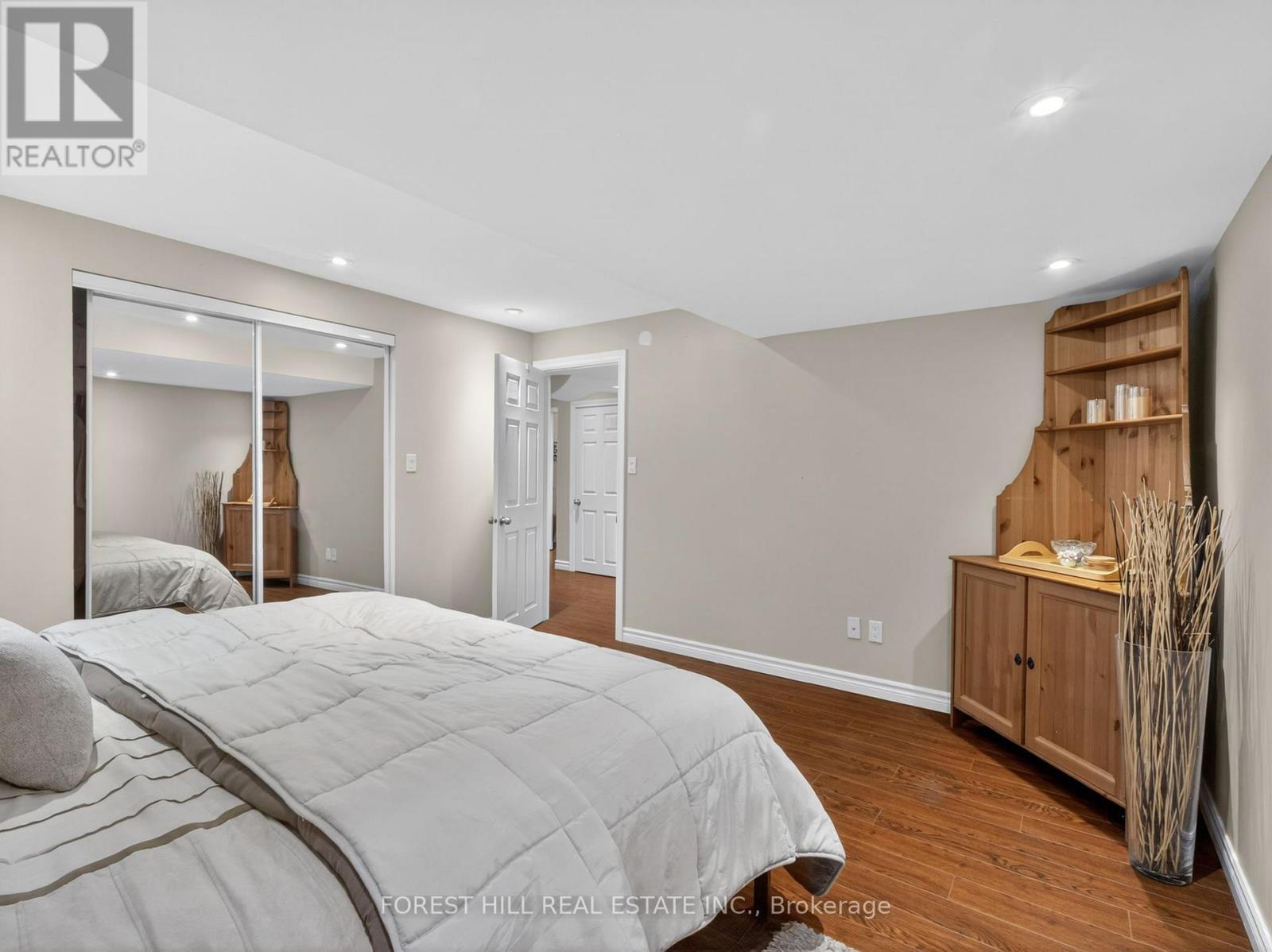 92 Seabreeze Avenue, Vaughan (patterson), Ontario