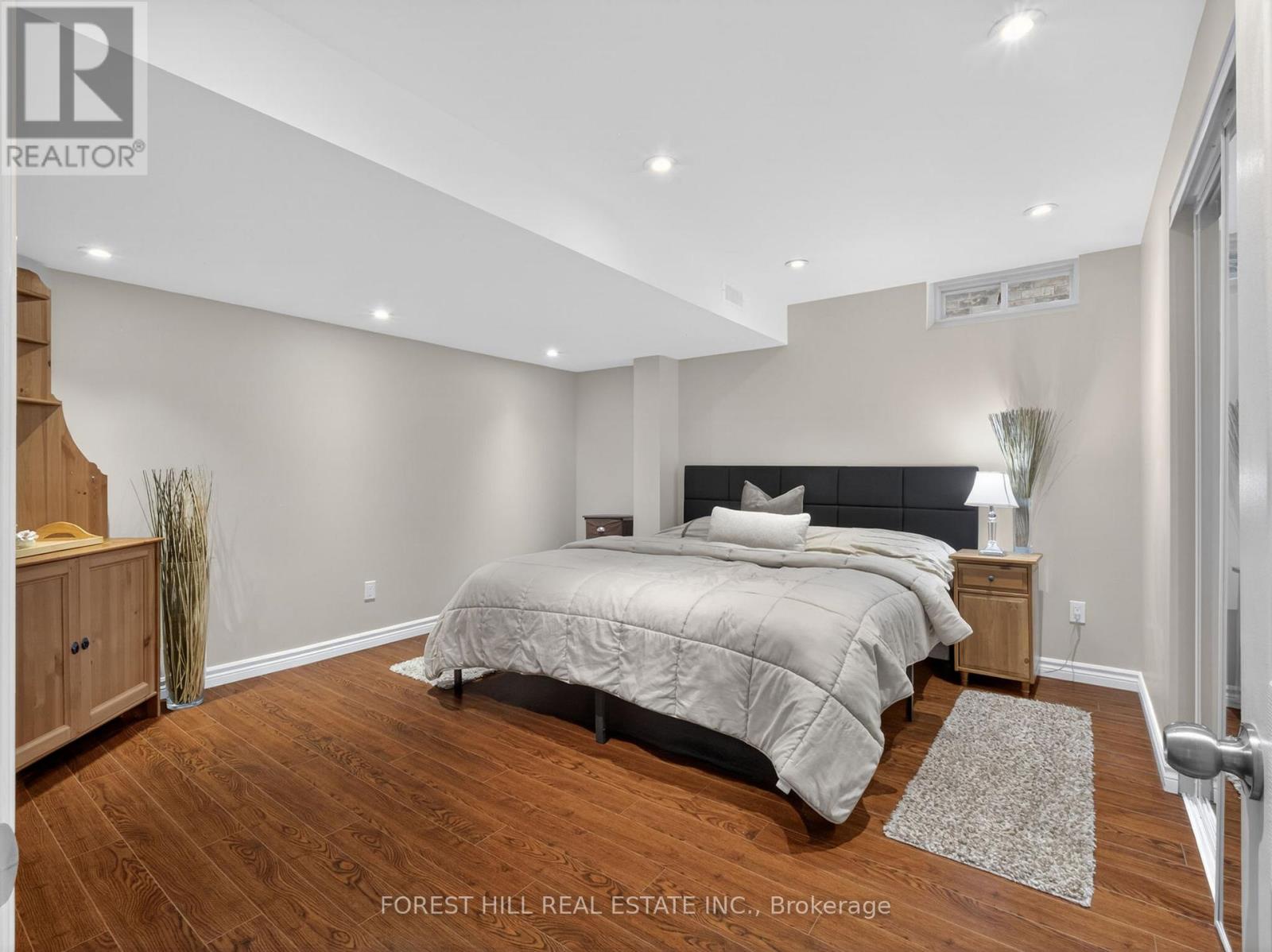 92 Seabreeze Avenue, Vaughan (patterson), Ontario